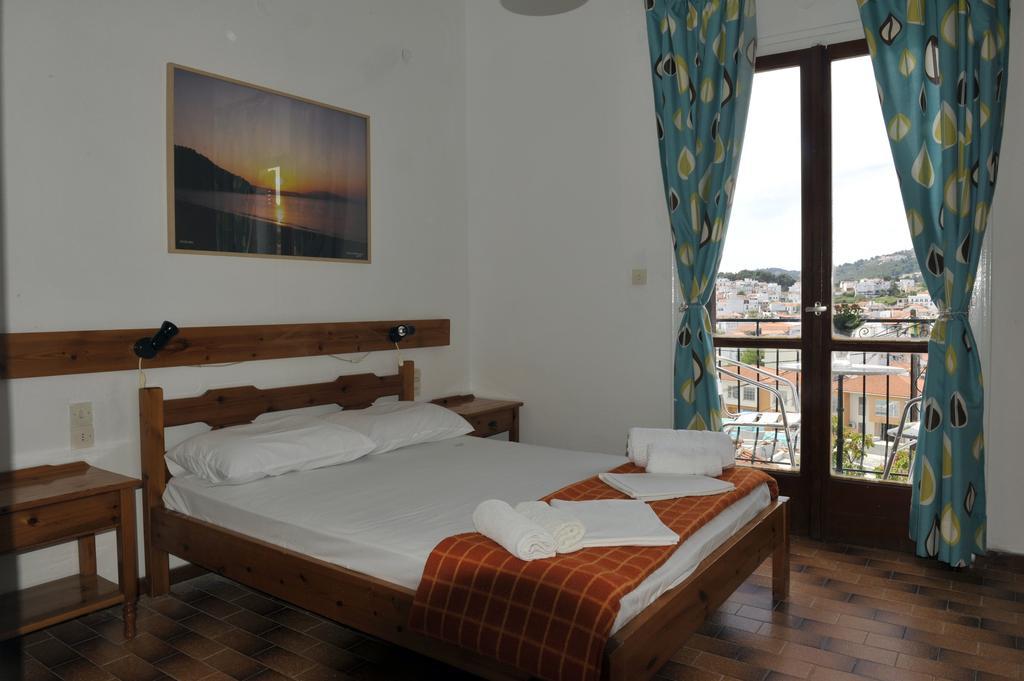 Pension Margarita Skiathos Town Ngoại thất bức ảnh