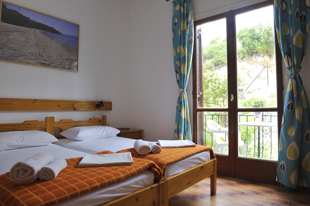 Pension Margarita Skiathos Town Ngoại thất bức ảnh